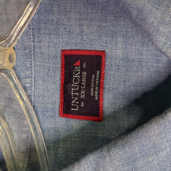 UNTUCKit* men's cotton chambray button front long sleeve collared dress shirt - Picture 7 of 14